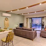 Private Detached With Swimming Pool In Inlice,