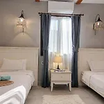 Private Detached With Swimming Pool In Inlice, * 페티예
