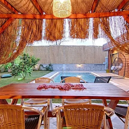 Private Detached With Swimming Pool In Inlice, Villa *