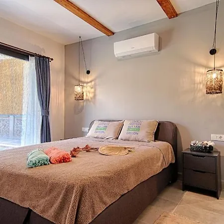 Private Detached With Swimming Pool In Inlice, Vilă *