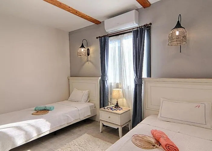 Vila Private Detached With Swimming Pool In Inlice,