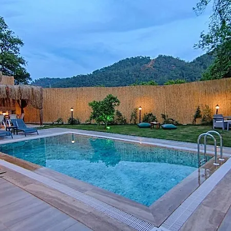 Private Detached With Swimming Pool In Inlice, فيلة فتحية