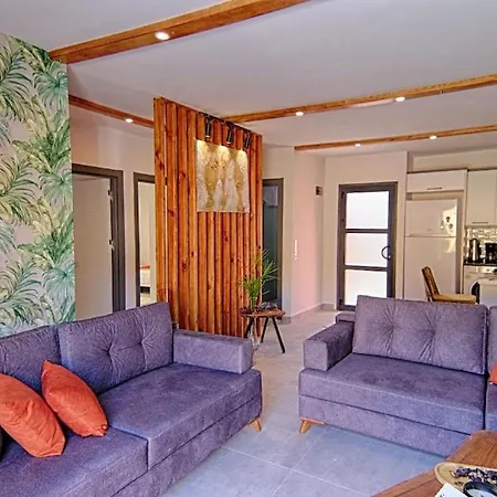 Private Detached With Swimming Pool In Inlice, Vila *
