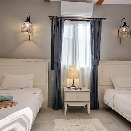 Private Detached With Swimming Pool In Inlice, * فتحية