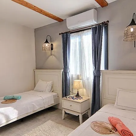 Vila Private Detached With Swimming Pool In Inlice,