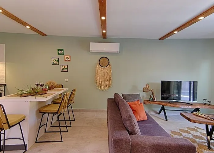 Private Detached With Swimming Pool In Inlice, * فتحية