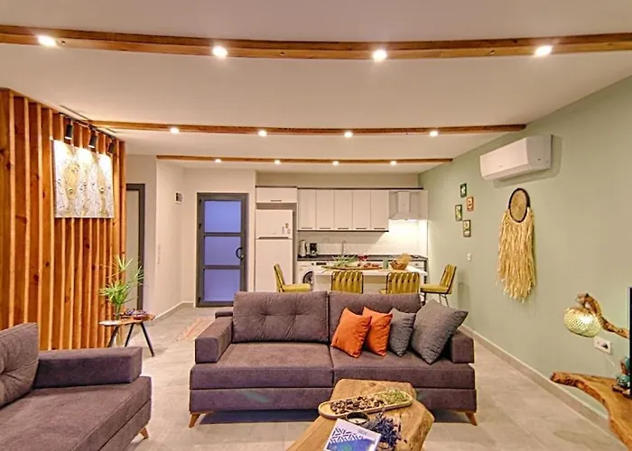 Private Detached With Swimming Pool In Inlice, Вилла