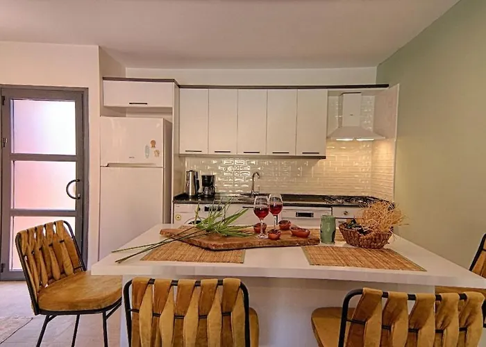 Private Detached With Swimming Pool In Inlice, Вилла *