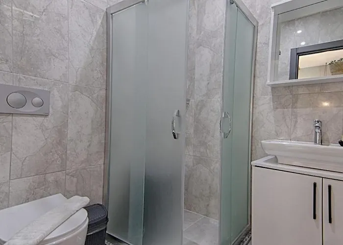 Private Detached With Swimming Pool In Inlice,