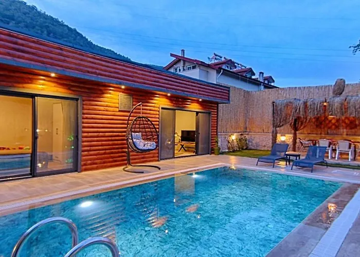 Villa Private Detached With Swimming Pool In Inlice,